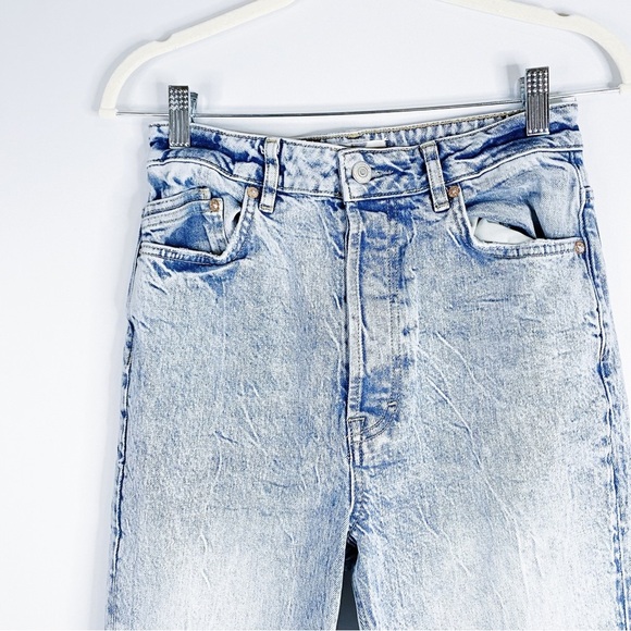 We The Free - Light Acid Wash Denim - Picture 2 of 4